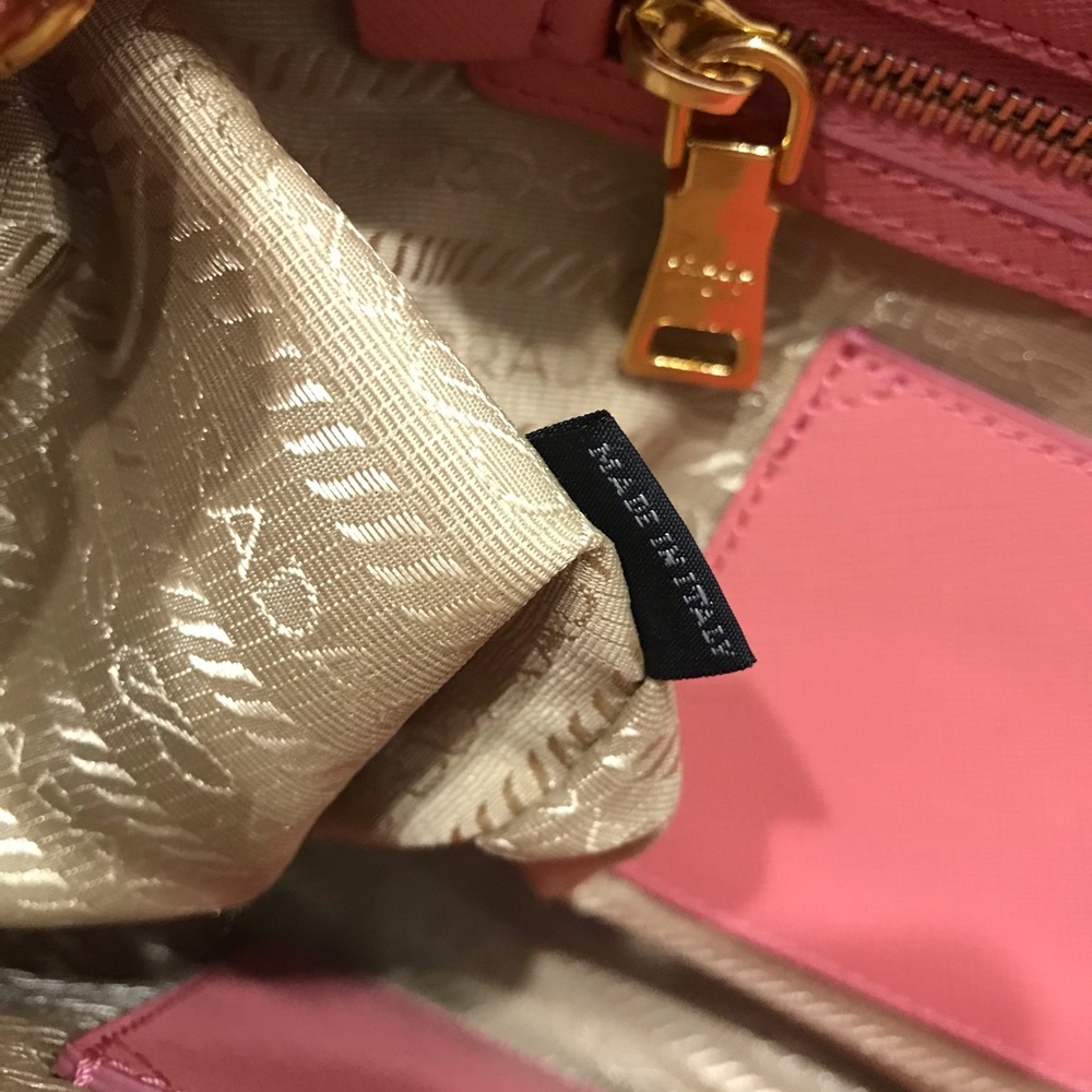 💗Authentic Prada Saffiano Lux Bag💗 - Picture 6 of 9